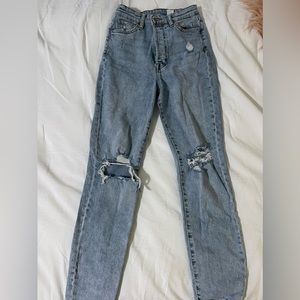 Light wash mom jeans